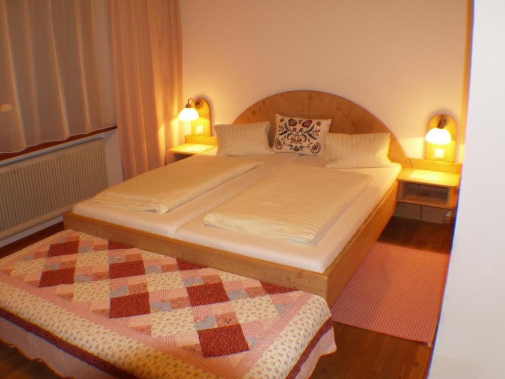 Alm-Apartments Heiligenblut Room photo